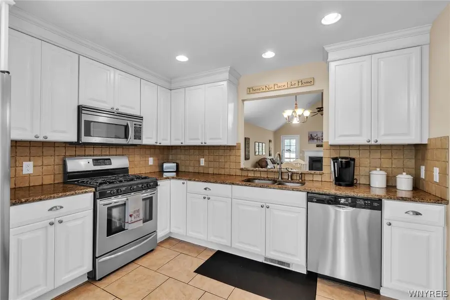 228 Lake Avenue, Lancaster, NY 14086 - #2