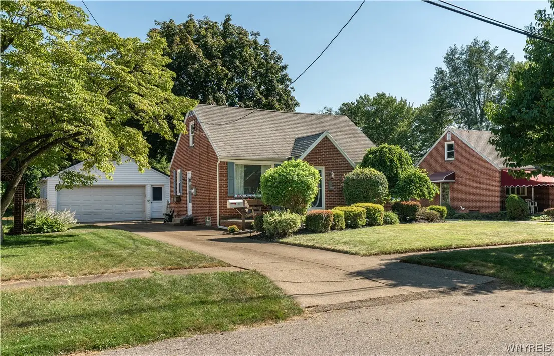 31 Sunset Road, Buffalo, NY 14227 - #1