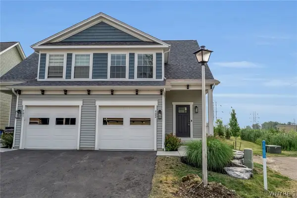 902 Carriage Lane, Buffalo, NY 14224