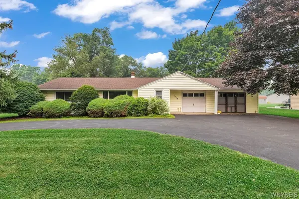 5858 N Kline Road, Lewiston, NY 14092