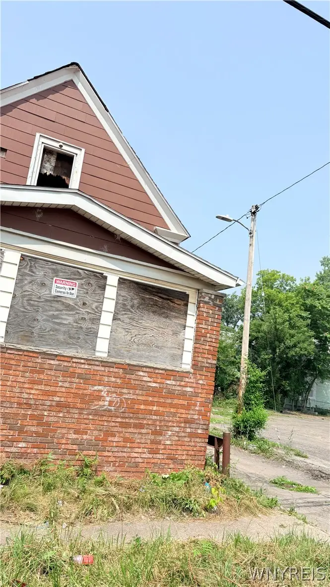 1512 18th Street, Niagara Falls, NY 14305 - #1