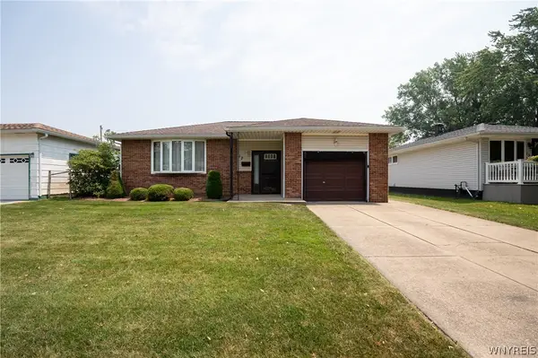 17 Mayberry Drive E, Buffalo, NY 14227