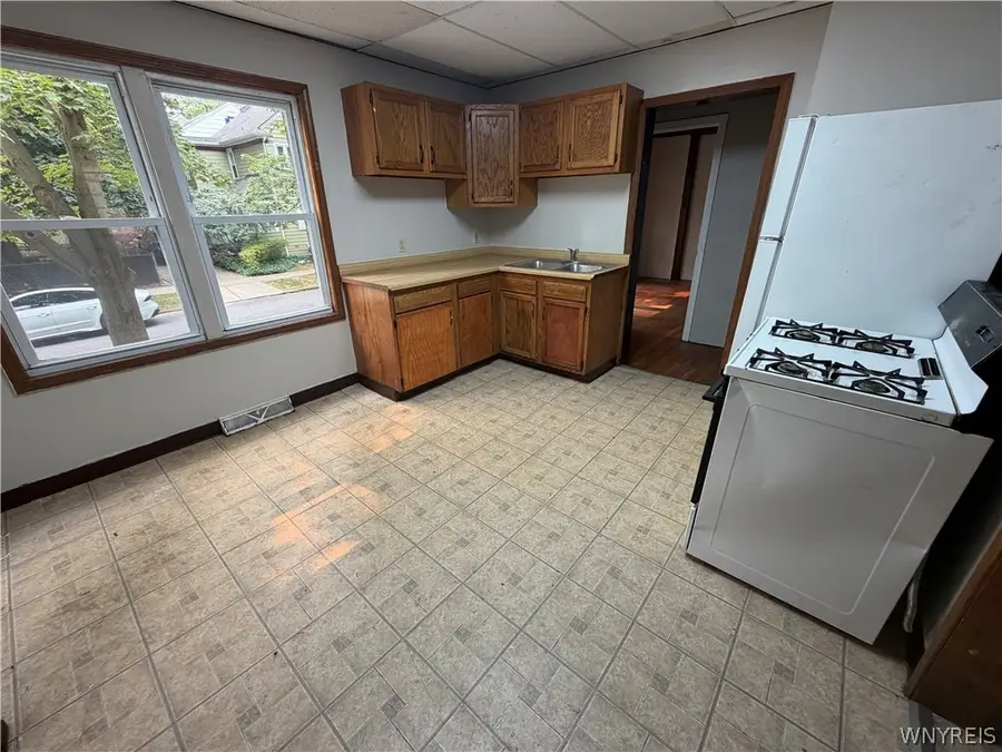 33 Tyler Street, Buffalo, NY 14214 - #3
