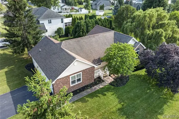 429 Carrollwood Drive, Youngstown, NY 14174