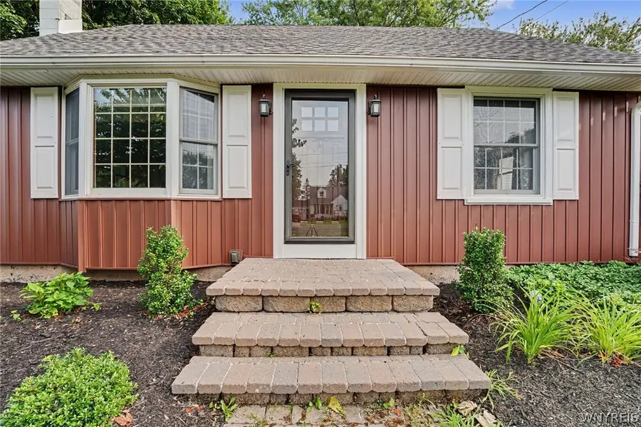 6334 Dorchester Road, Lockport, NY 14094 - #2