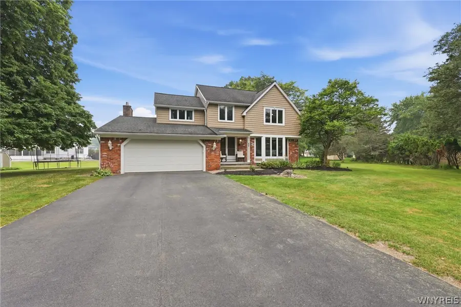 42 Hawthorne Court, Orchard Park, NY 14127 - #3