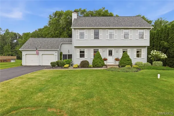 4402 Creek Road, Lewiston, NY 14092