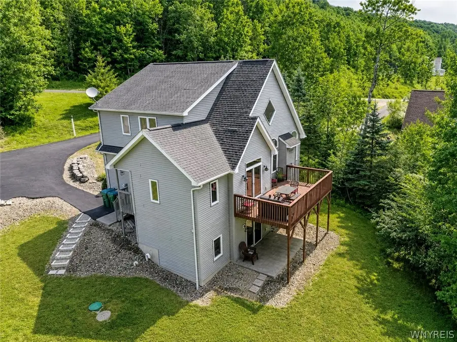 5773 Bonn Way E, Great Valley, NY 14741 - #3