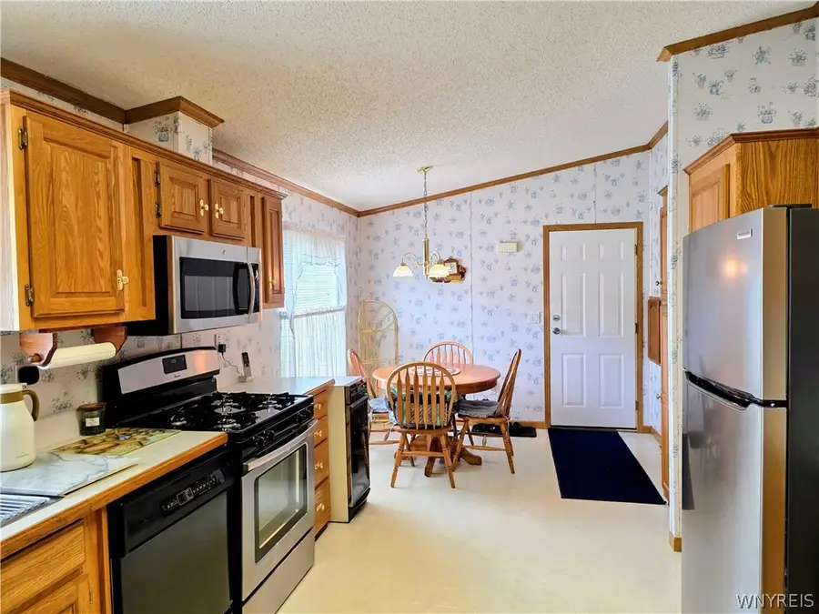 123 Golden Pond, Akron, NY 14001 - #3
