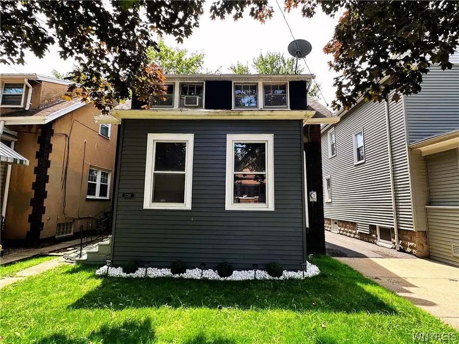 2247 Cleveland Avenue, Niagara Falls, NY 14305 - #3