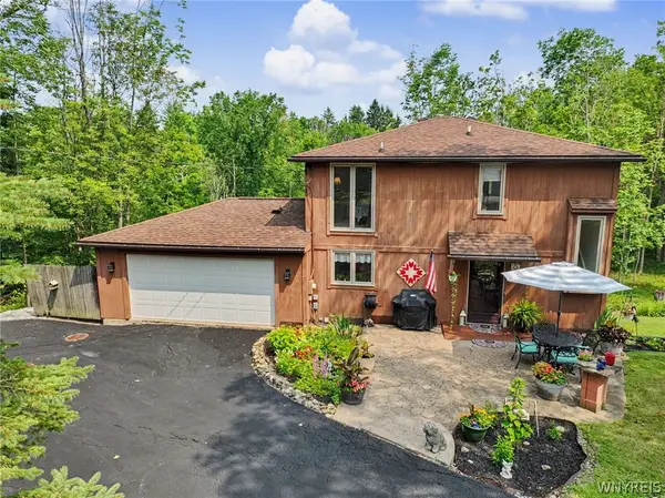 12 Fairlawn Drive, East Aurora, NY 14052