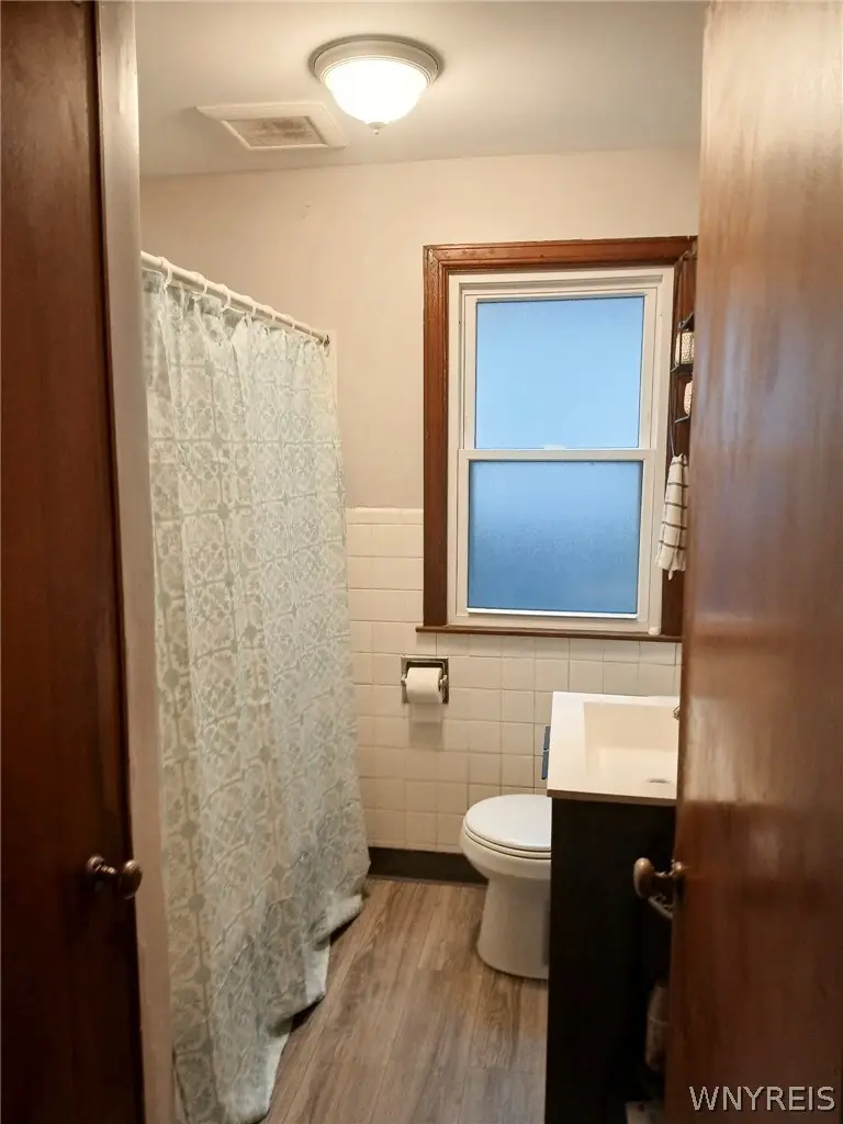 2462 Linwood Avenue, Niagara Falls, NY 14305 - #3