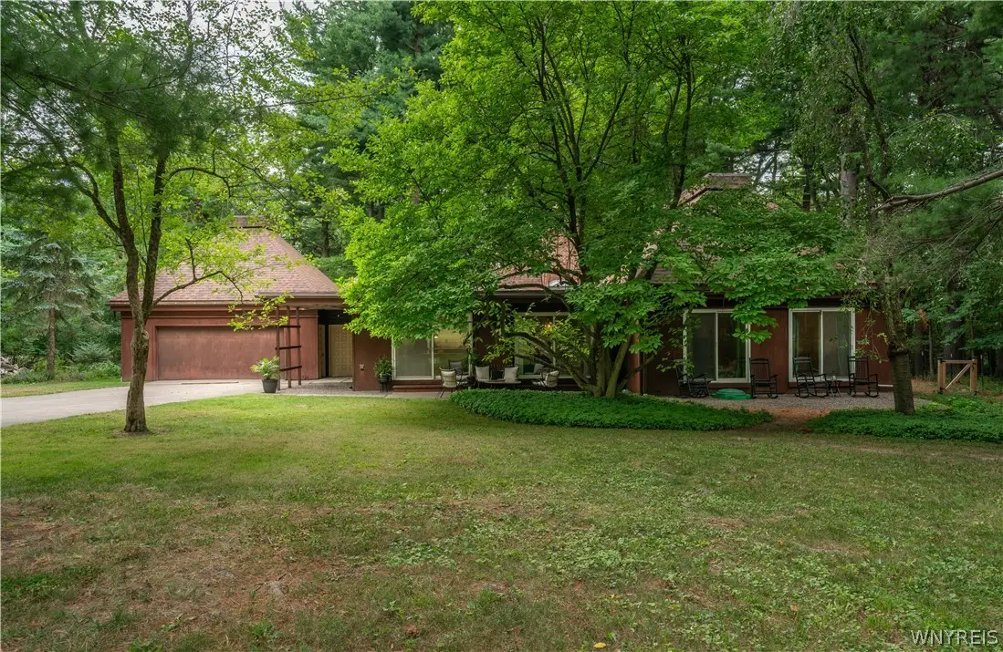 5 Lennys Lane, Orchard Park, NY 14127 - #1