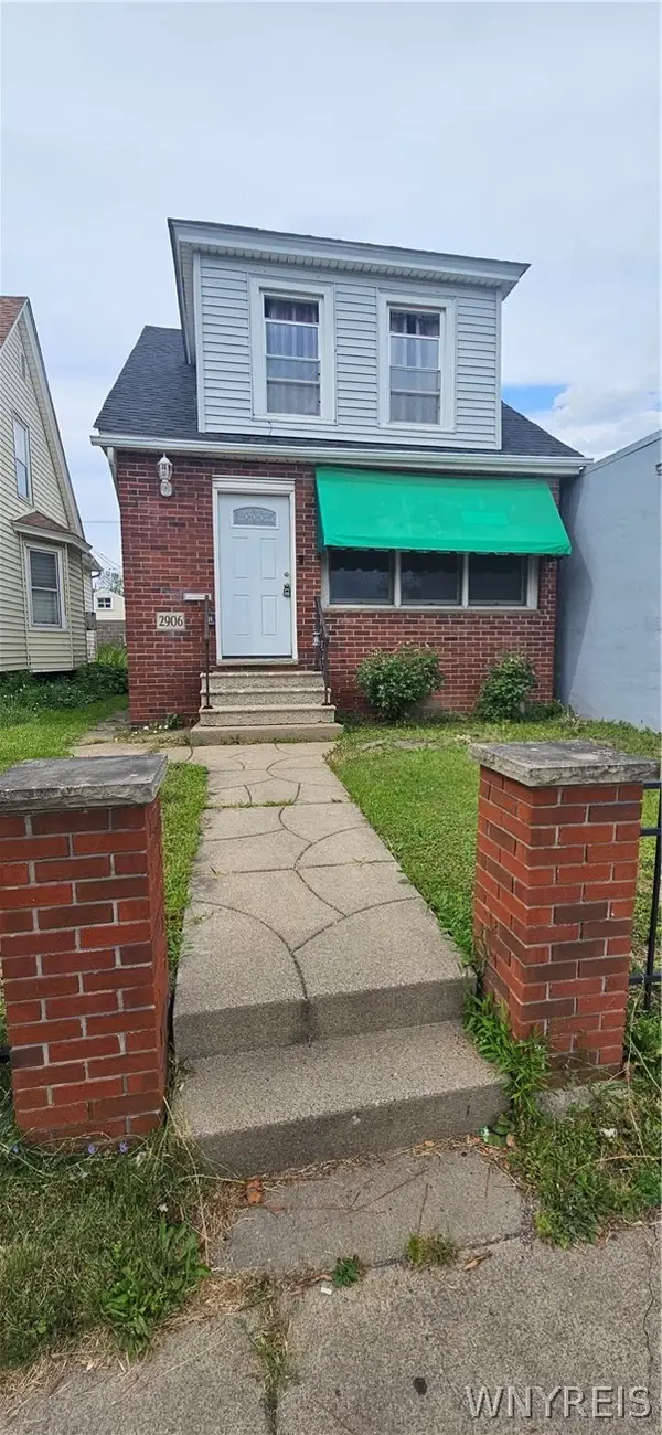2906 Pine Avenue, Niagara Falls, NY 14301