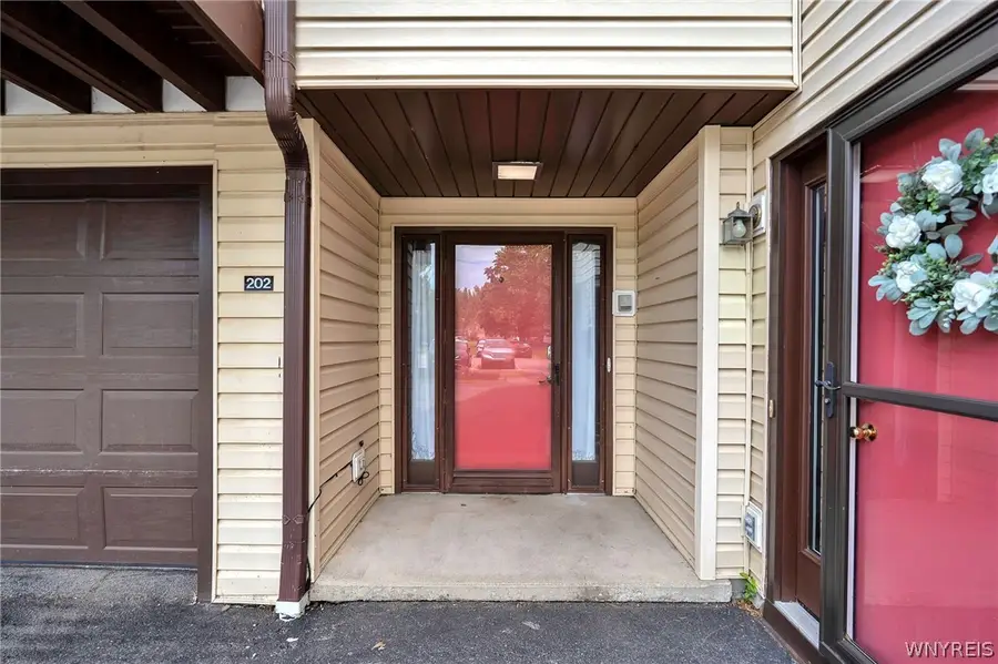 202 Old Meadow Drive #20B, East Amherst, NY 14051 - #2