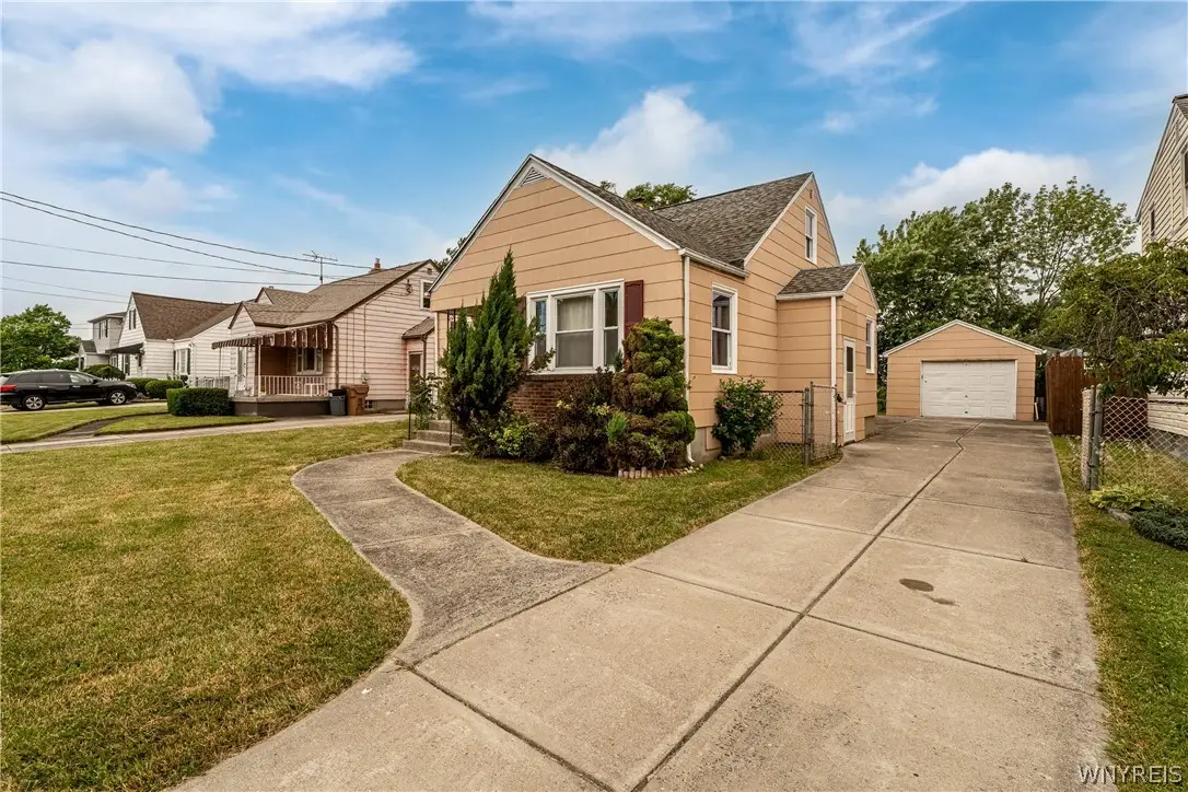 124 Park Edge Dr, Cheektowaga, NY 14225 - #1