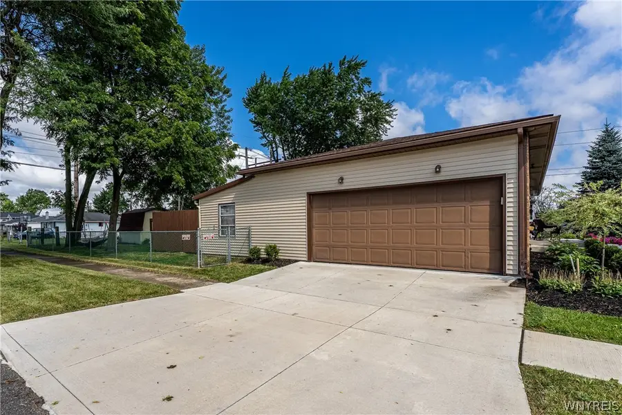 200 Lou Ann Dr, Depew, NY 14043 - #3