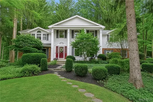 105 Tanglewood Drive W, Orchard Park, NY 14127