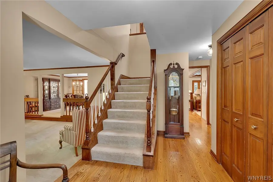 105 Tanglewood Drive W, Orchard Park, NY 14127 - #3