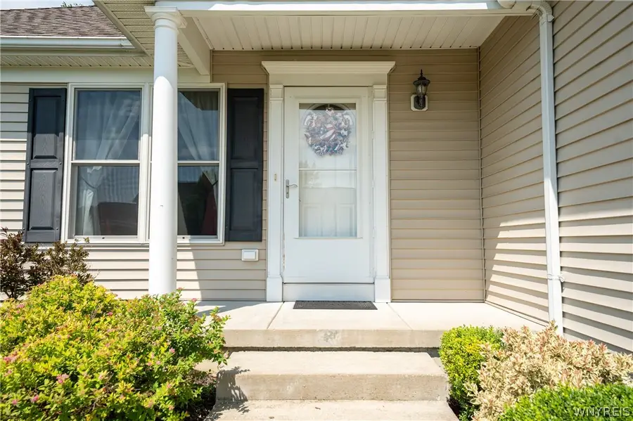 16 Garnet Drive, Buffalo, NY 14227 - #3
