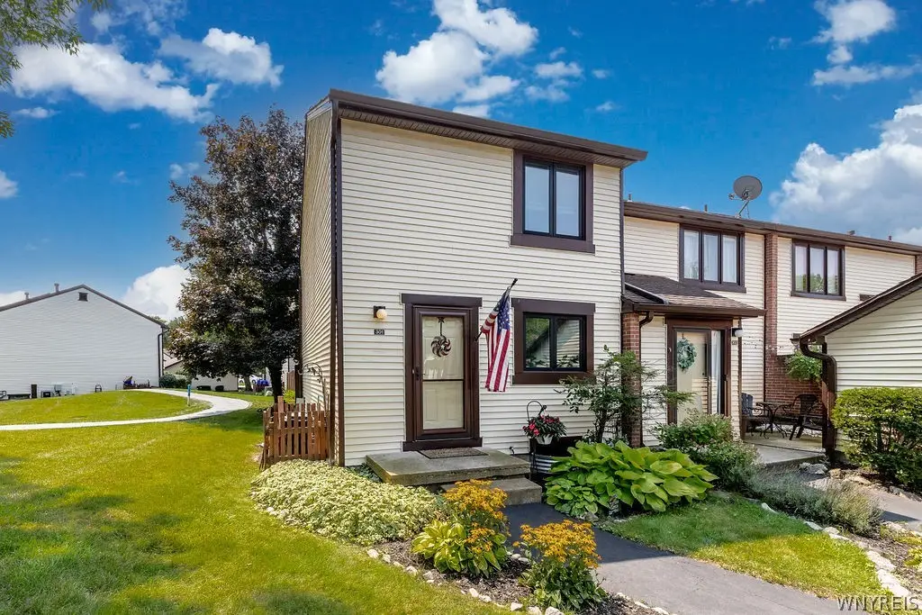 301 Charlesgate Circle, East Amherst, NY 14051 - #1
