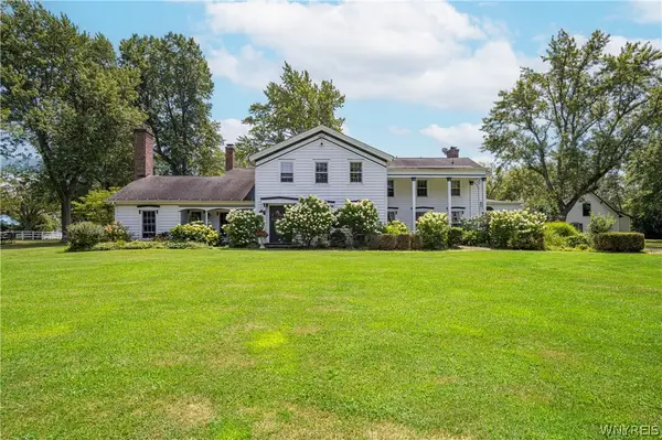 905 Sturgeon Point Road, Derby, NY 14047