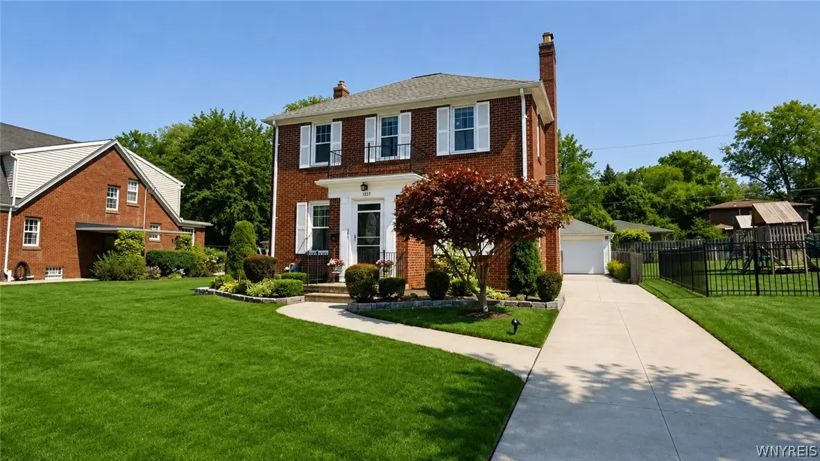 129 Hendricks Blvd, Amherst, NY 14226 - #1