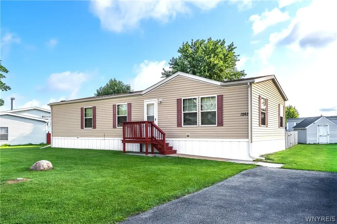 1262 Ridgewood Drive, Lockport, NY 14094 - #1