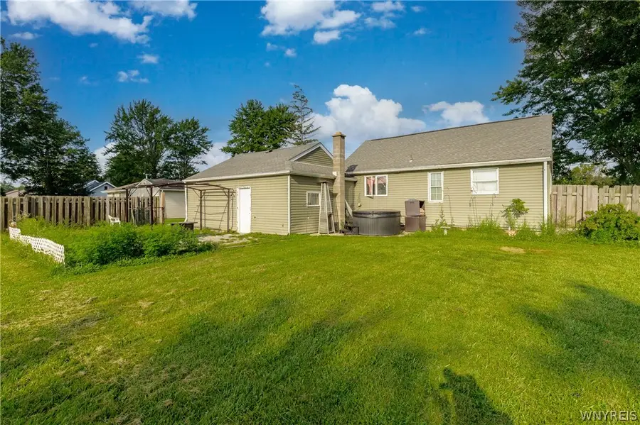7267 Bear Ridge Rd, North Tonawanda, NY 14120 - #3