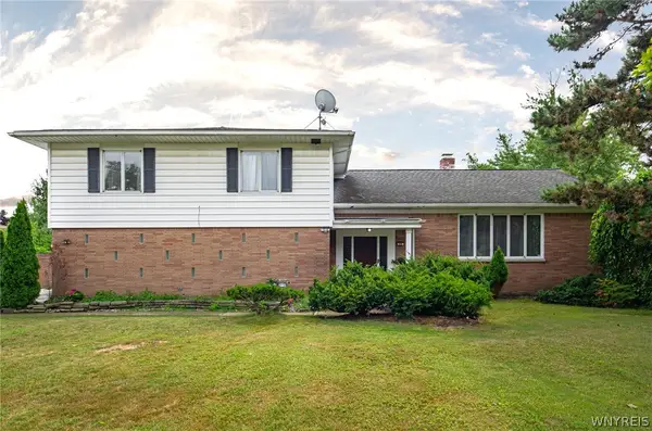 66 Four Seasons Road W, Buffalo, NY 14226
