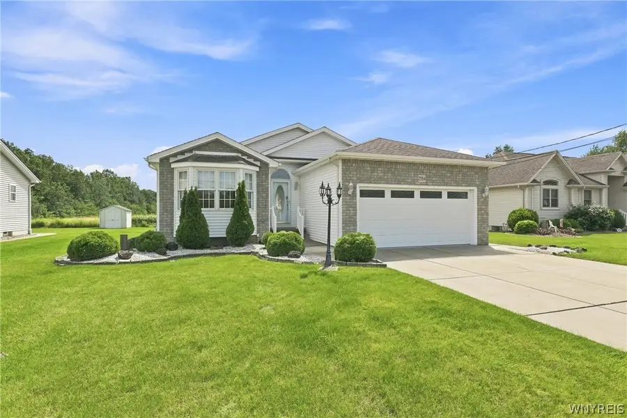 2584 Ferchen Street, Niagara Falls, NY 14304 - #3