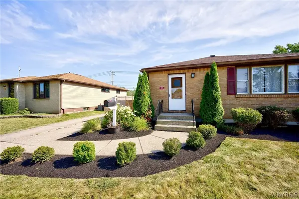 305 Lydia Lane, Buffalo, NY 14225