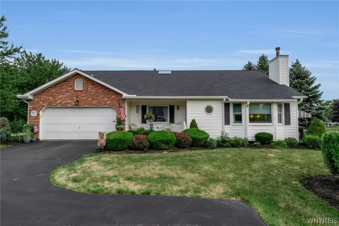 6025 Quaker Hollow Crescent #4, Orchard Park, NY 14127 - #1