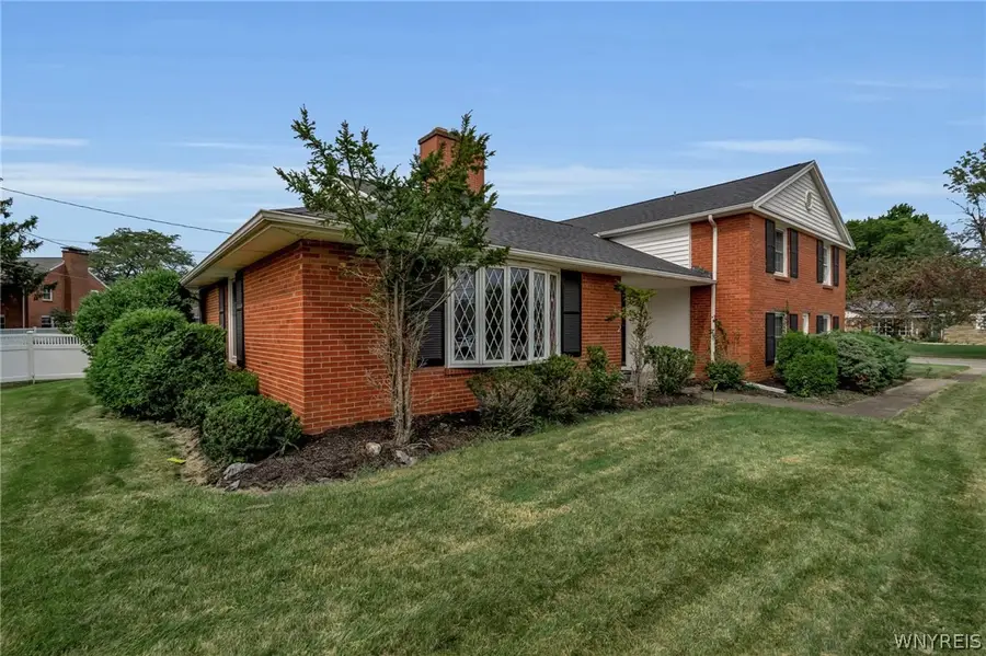 660 N Forest Road, Buffalo, NY 14221 - #2