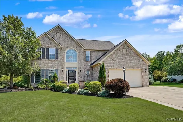 52 Graystone Lane, Orchard Park, NY 14127