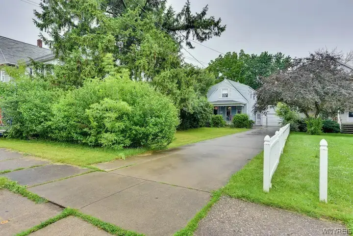747 15th Street, Niagara Falls, NY 14301 - #1