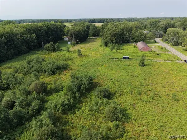 709 Schoelles Road, Buffalo, NY 14228