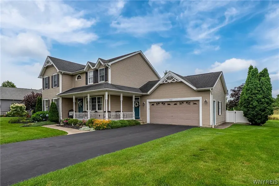 7202 Brookside Dr, Lockport, NY 14094 - #2