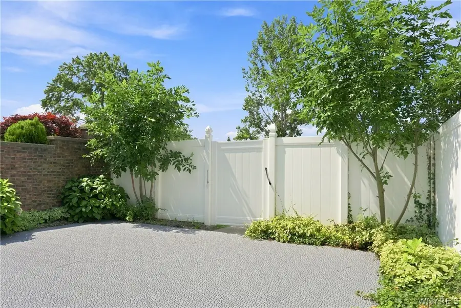 90 Carriage Drive #8, Orchard Park, NY 14127 - #3
