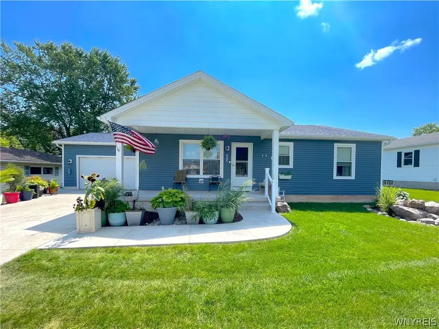 8295 E Britton Drive, Niagara Falls, NY 14304 - #2
