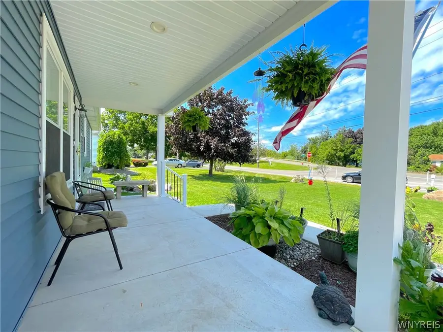 8295 E Britton Drive, Niagara Falls, NY 14304 - #3