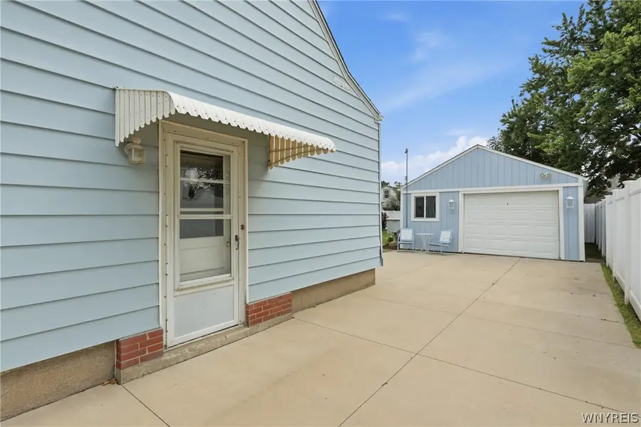 1247 89th Street, Niagara Falls, NY 14304 - #3
