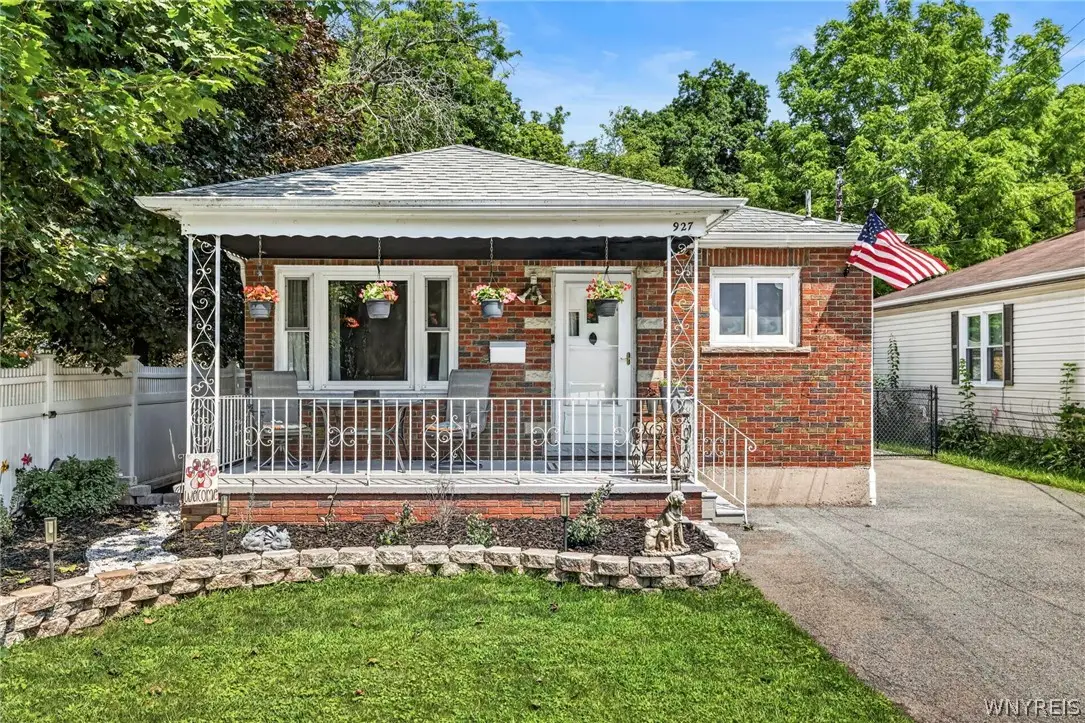 927 88th Street, Niagara Falls, NY 14304 - #1