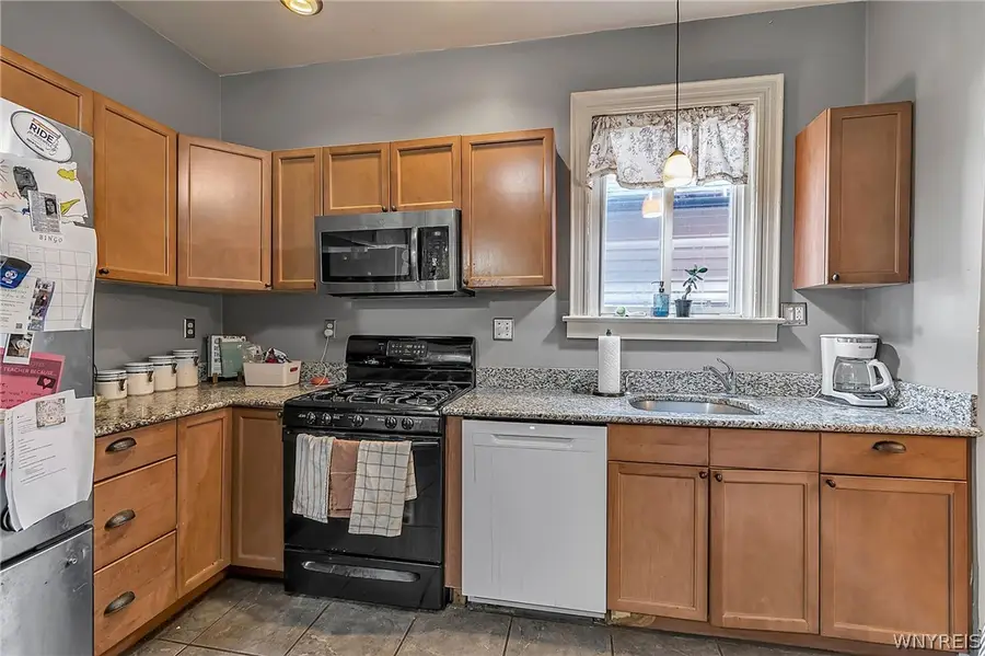 22 Anderson Place, Buffalo, NY 14222 - #3