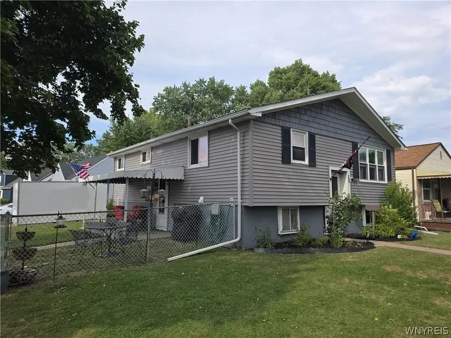 38 Colonial Dr, Tonawanda, NY 14150 - #2