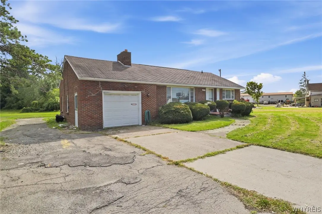 2790 Niagara Falls Boulevard, North Tonawanda, NY 14120 - #1