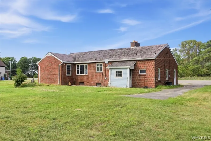 2790 Niagara Falls Boulevard, North Tonawanda, NY 14120 - #2