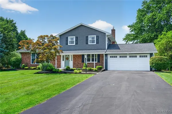 5030 Clearview Dr, Williamsville, NY 14221