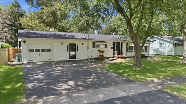 512 Parkside Place, Youngstown, NY 14174