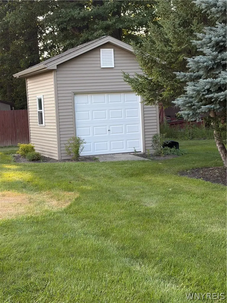 Effie Drive N, Niagara Falls, NY 14304 - #2